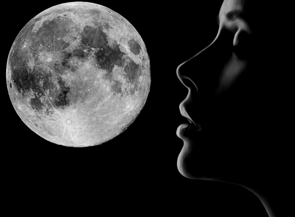 Тайна полной луны. Девушка-Луна. Луна лицо девушки. Луна с женским лицом. Луна черно белая.