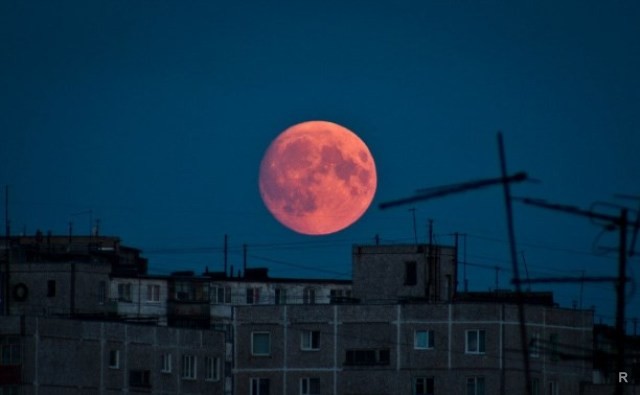 Самое долгое лунное затмение за 100 лет!