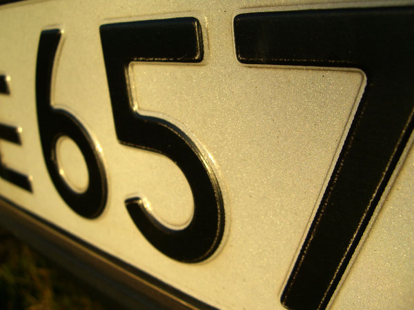 Как избежать опасности в дороге: нумерология номера автомобиля 