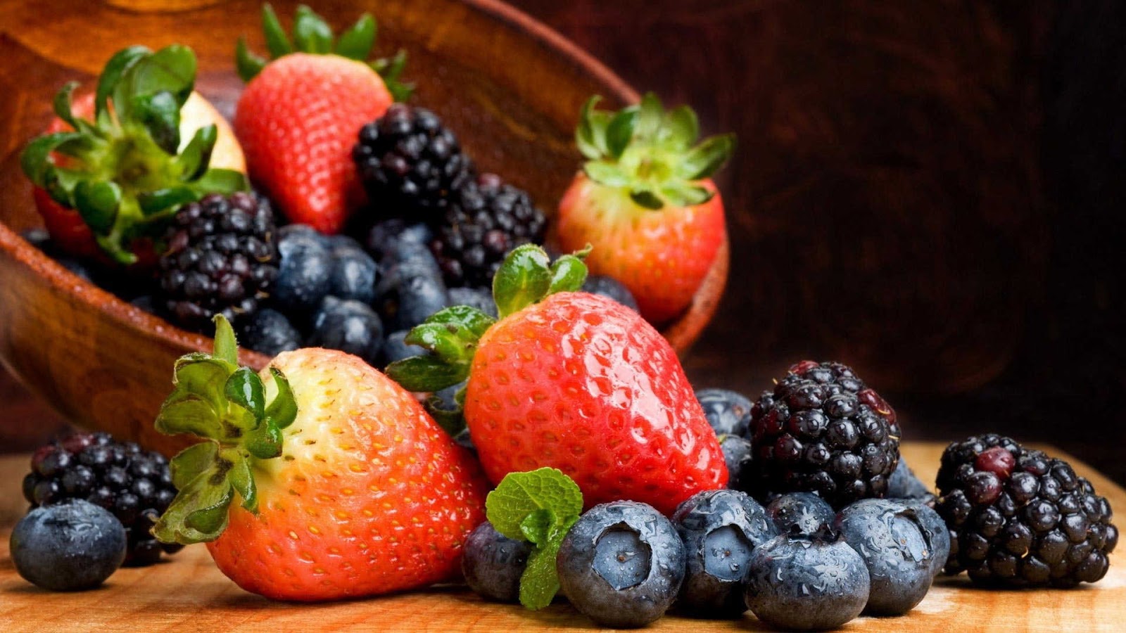 Ученые назвали ягоды, повышающие интеллект человека‍