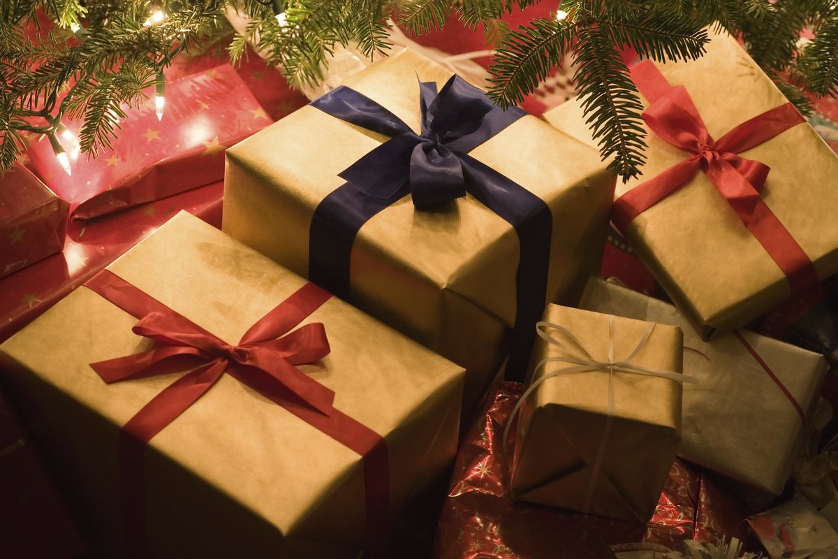 Подарки — добро или зло? Какие подарки принимать, а от каких стоит отказаться?