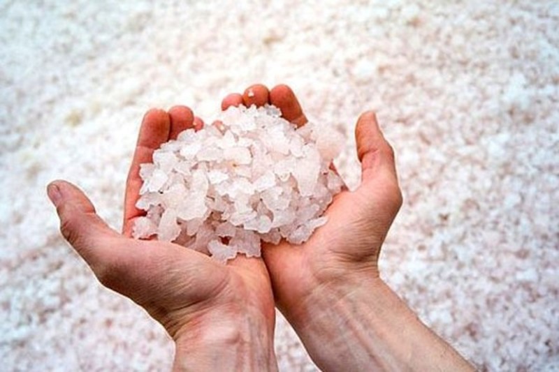 Чистка солью от негатива: избавляемся от невезения и проблем 
